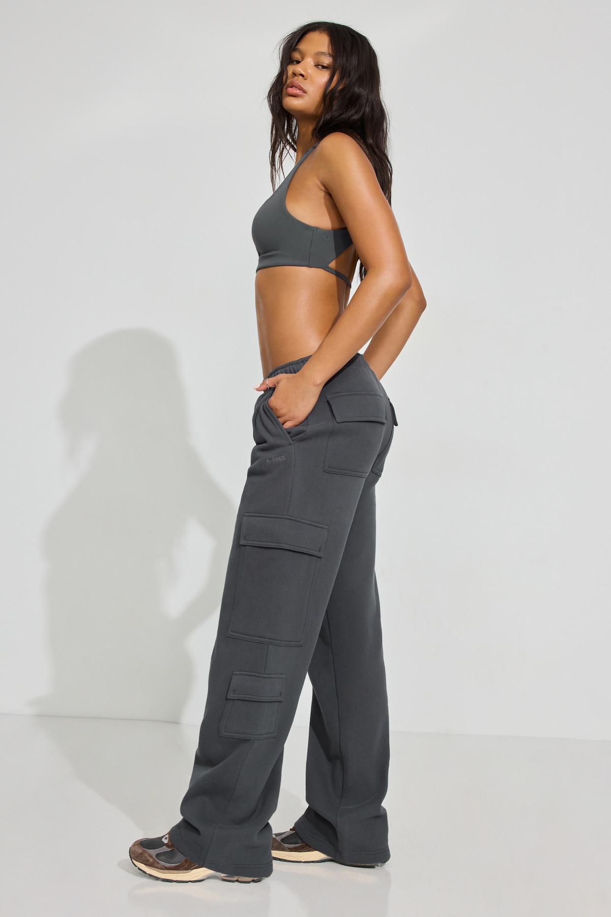 100091918_8D1_alt2_1920x2880.jpg