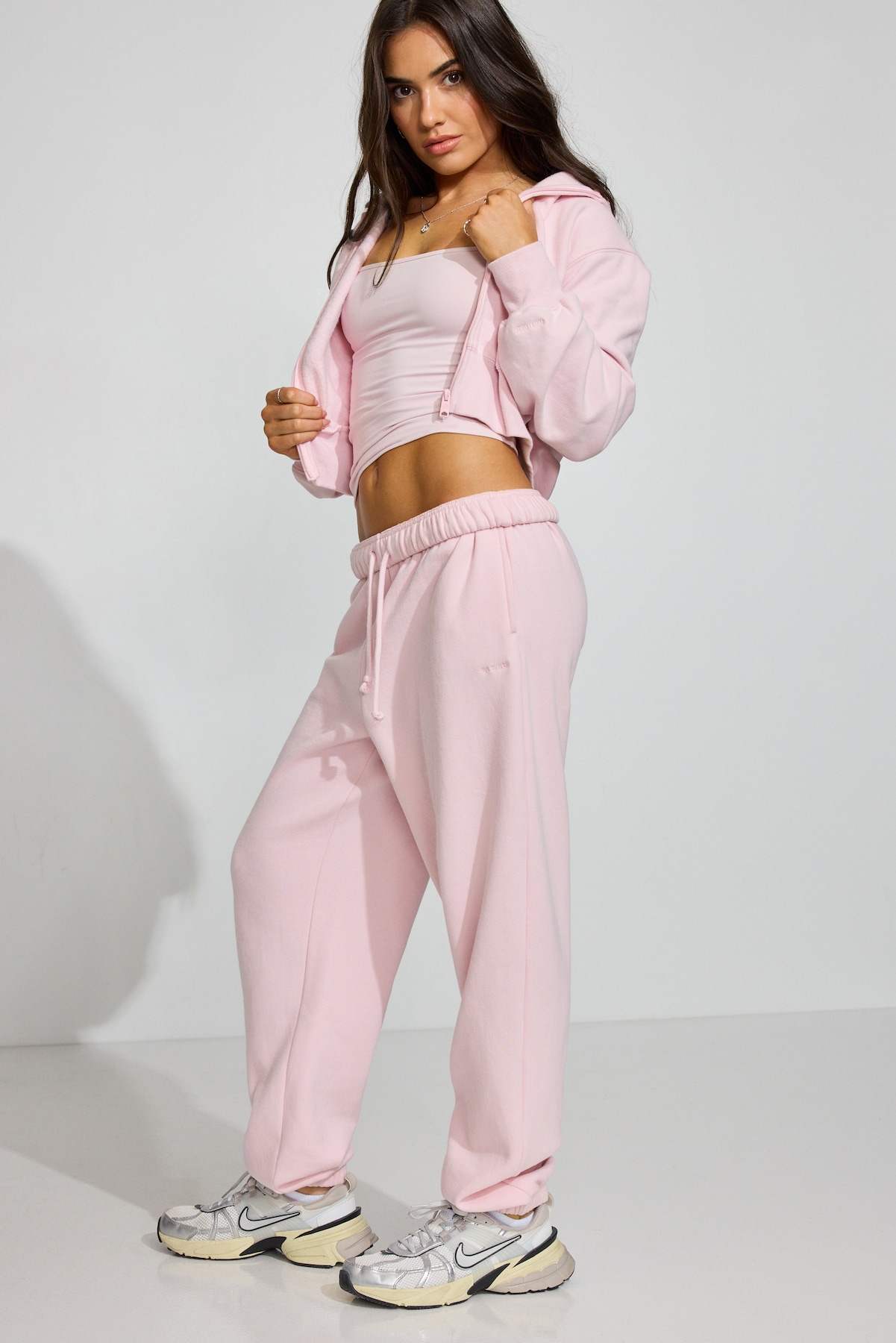 100091919_01K_1920x2880.jpg