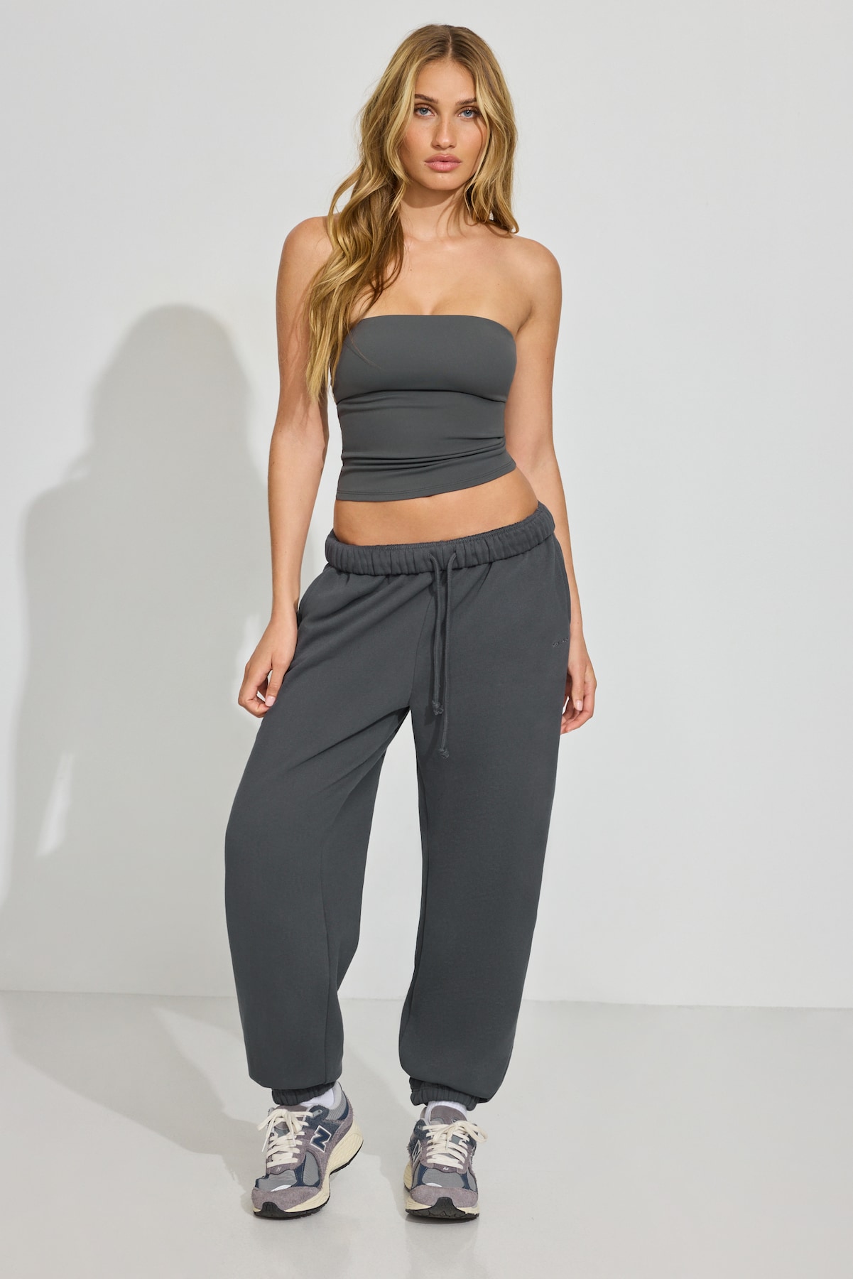 100091919_8D1_1920x2880.jpg