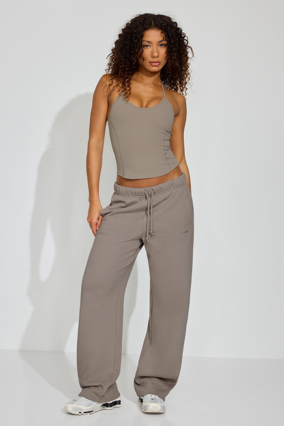 100091920_3HS_1920x2880.jpg