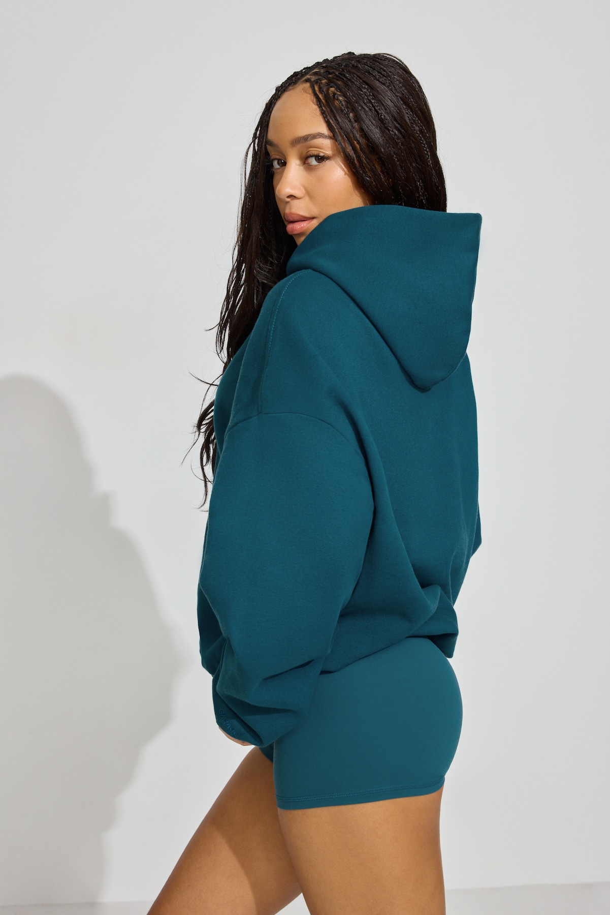 100092201_8I2_alt2_1920x2880.jpg