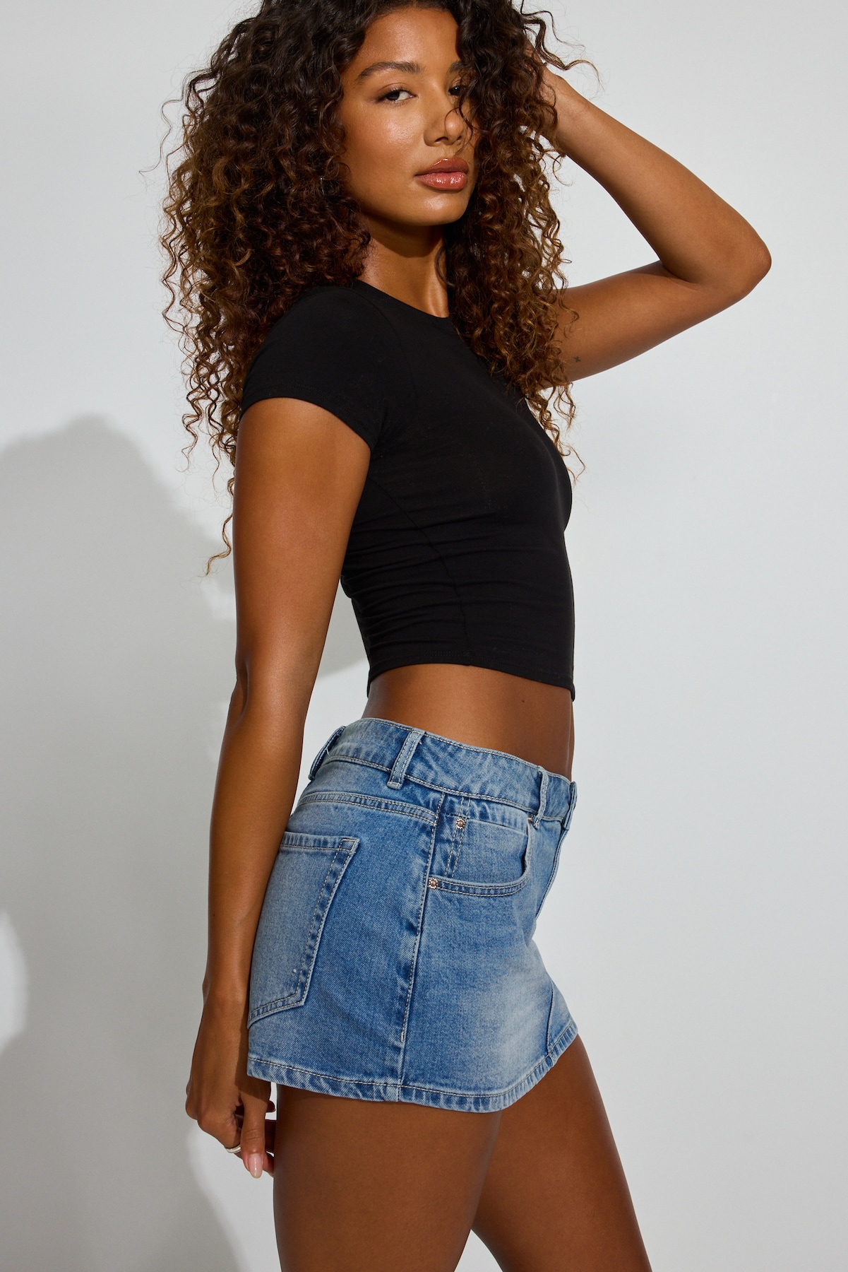 100098255_07K_alt1_1920x2880.jpg