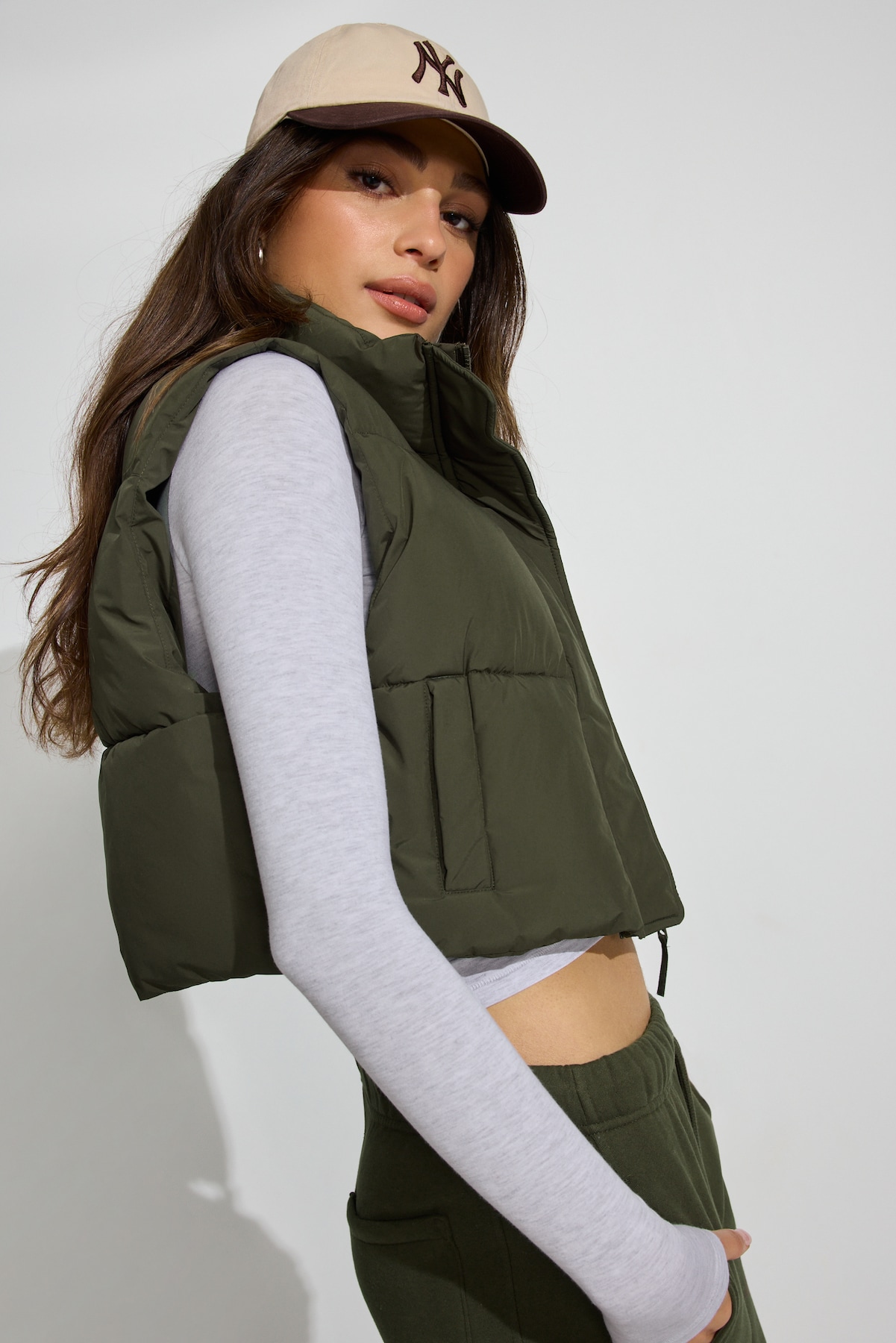 100099012_3A7_alt1_1920x2880.jpg