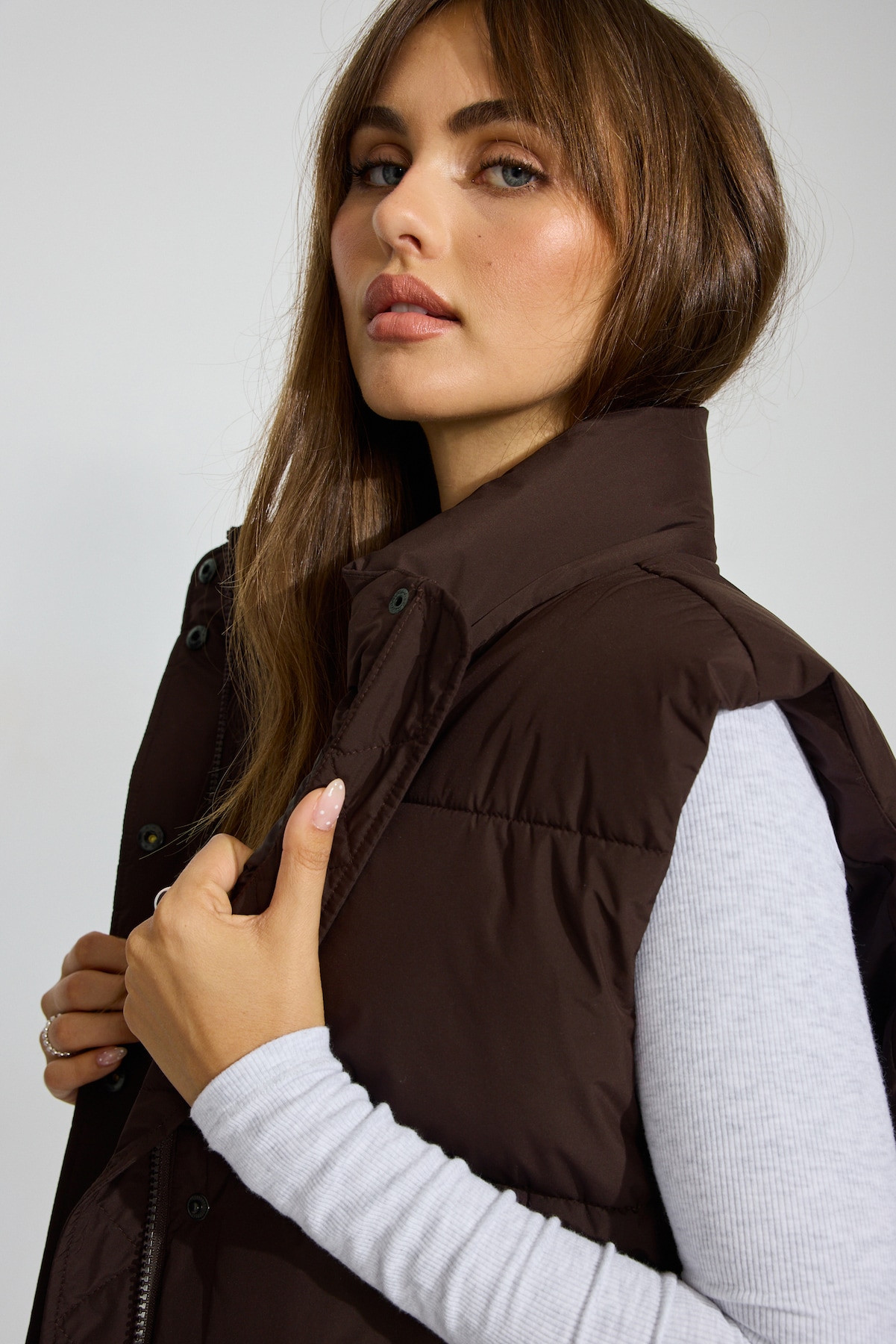 100099020_81F_alt2_1920x2880.jpg