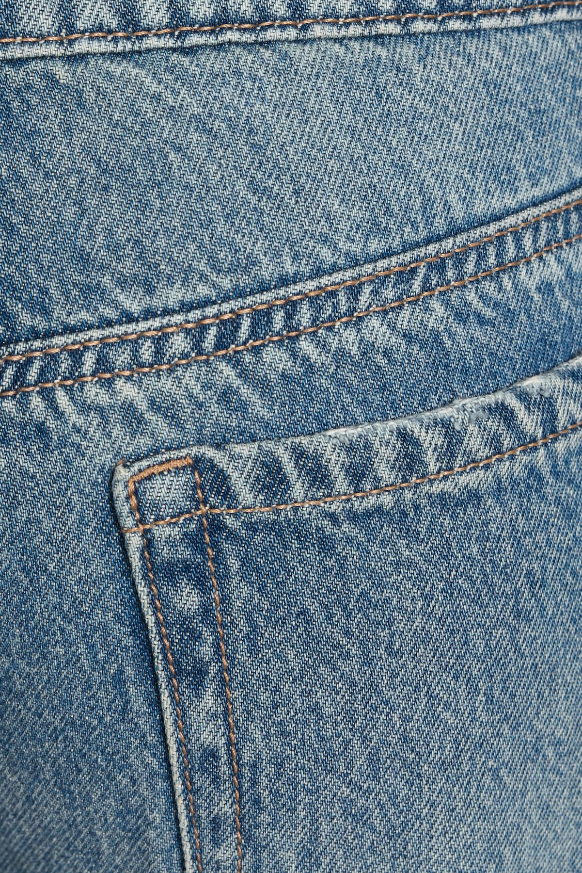100099666_07K_alt3_1920x2880.jpg