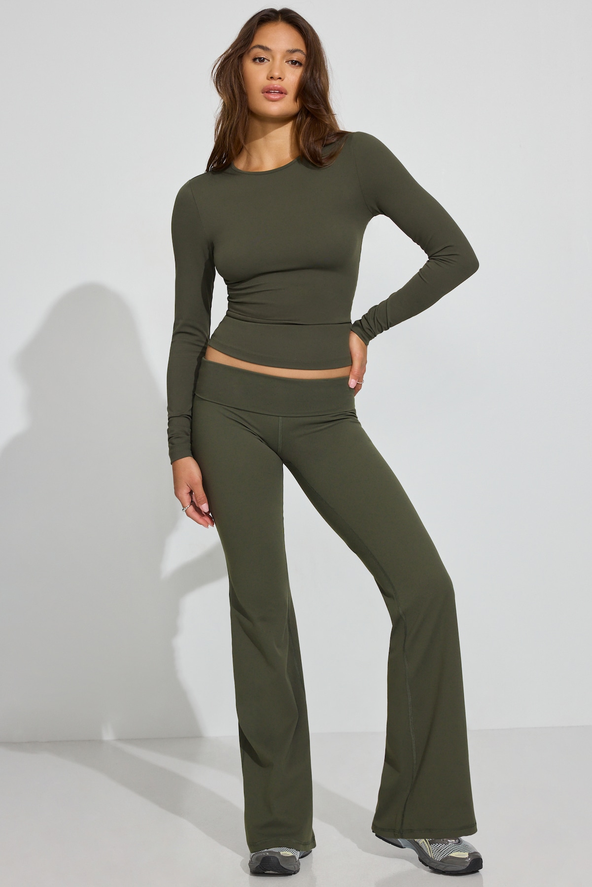 100100045_8AI_alt1_1920x2880.jpg