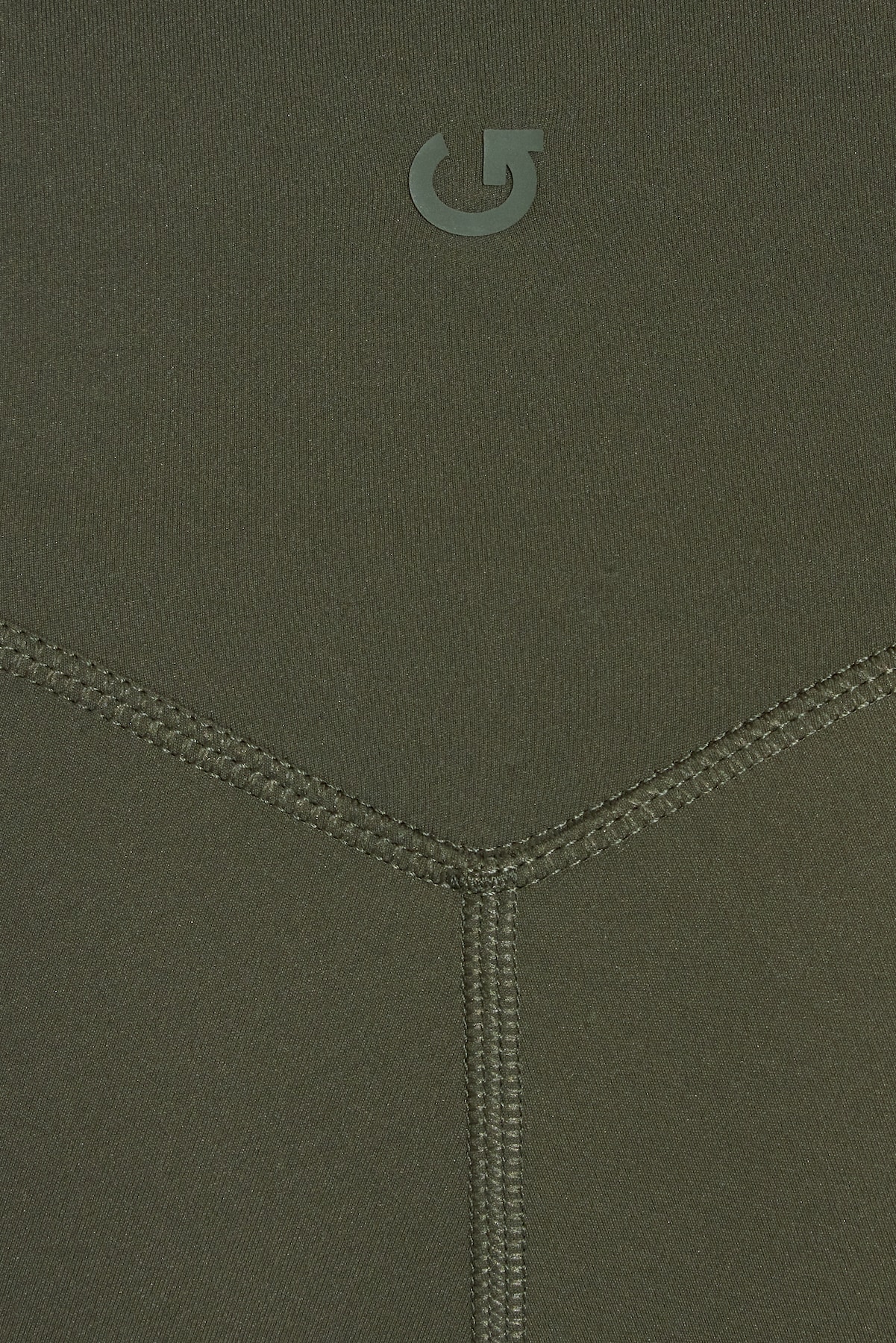100100844_8AI_alt3_1920x2880.jpg