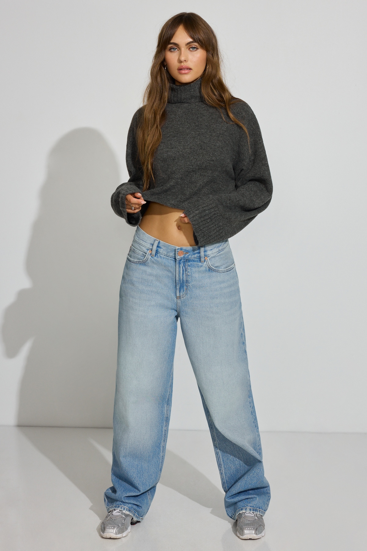 100101039_81Z_alt1_1920x2880.jpg