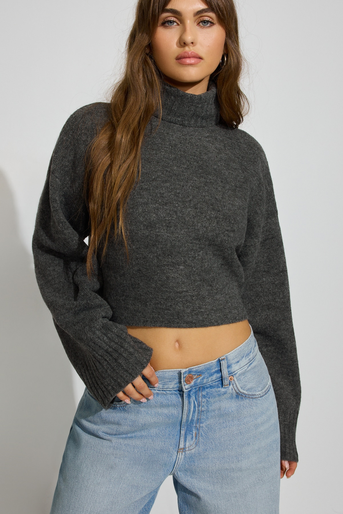 100101039_81Z_alt2_1920x2880.jpg