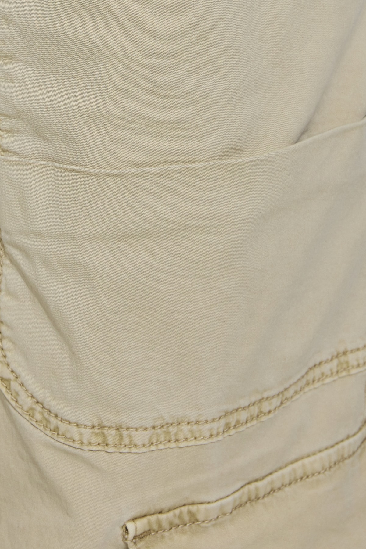 100101055_8H1_alt4_1920x2880.jpg