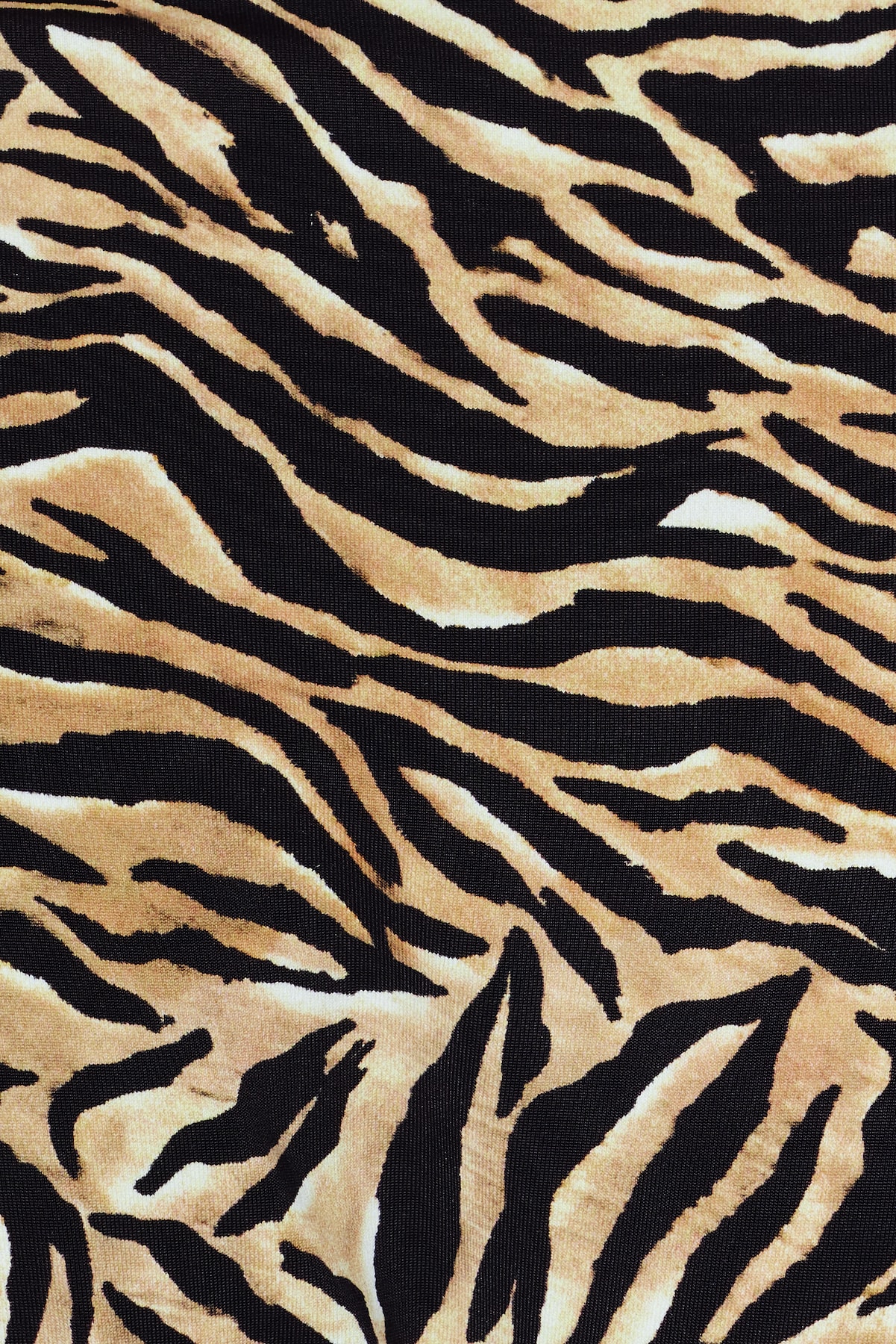 100101571_8N4_alt3_1920x2880.jpg