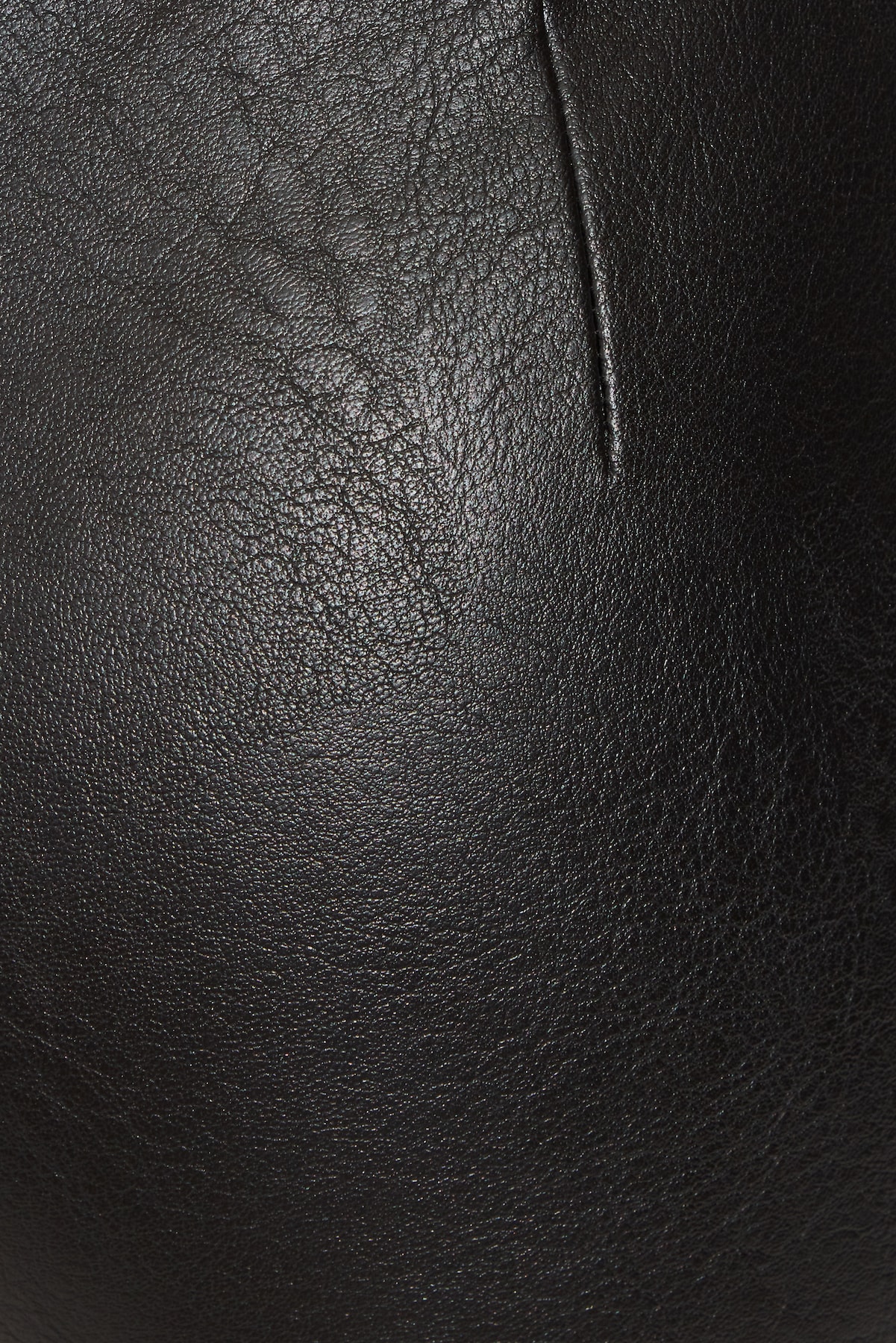 100101686_06V_alt3_1920x2880.jpg