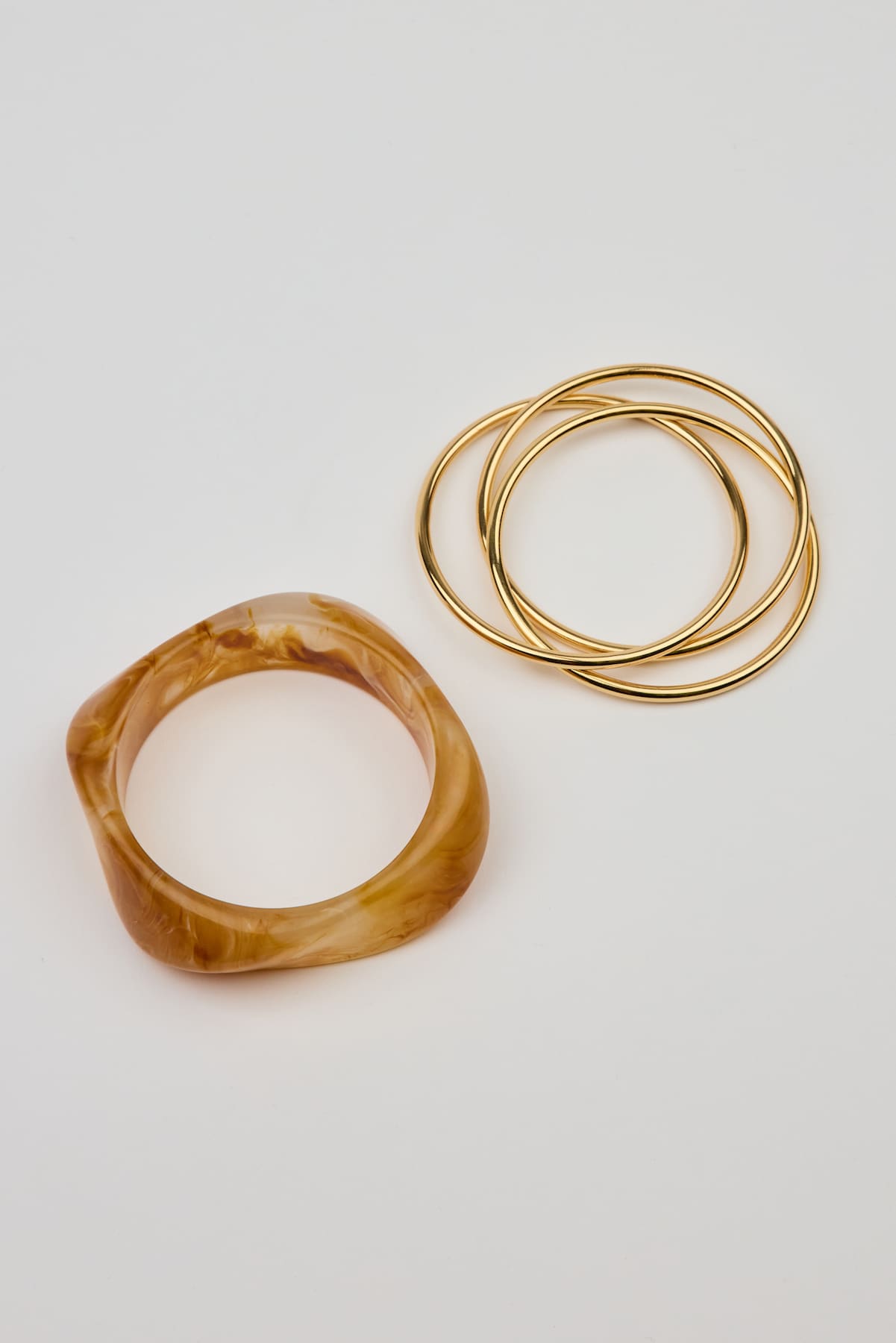100102023_8G0_alt2_1920x2880.jpg