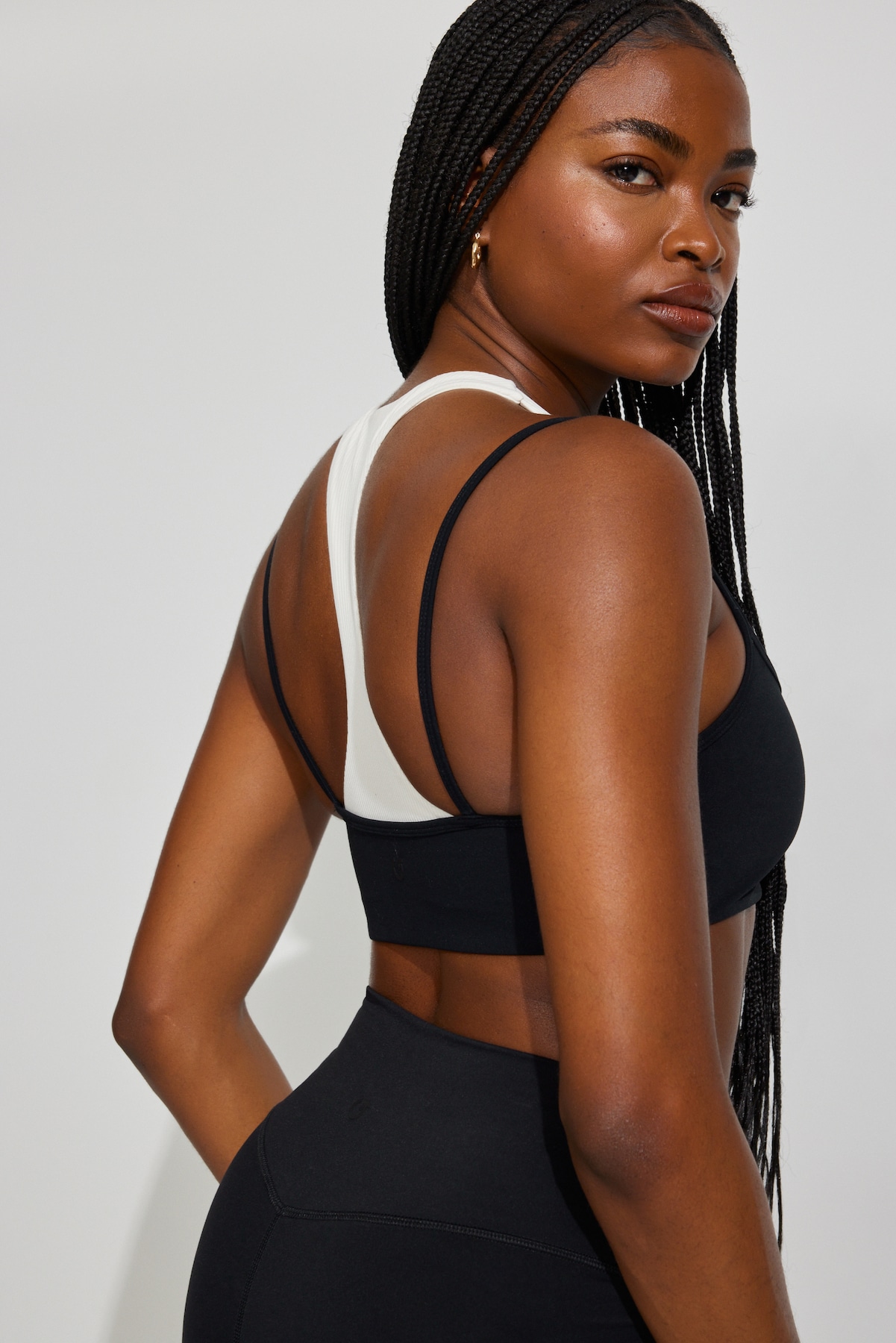 100103460_8K1_alt3_1920x2880.jpg